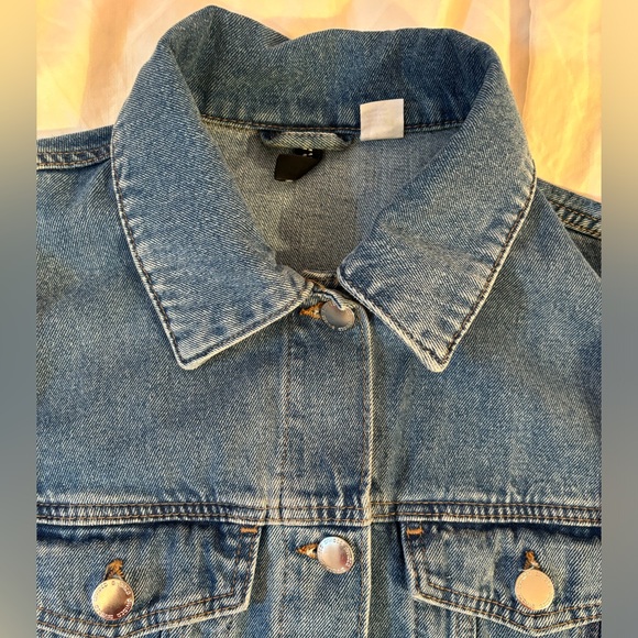 Women’s H&M blue Jean denim jacket, like new condition Size S - Picture 3 of 6